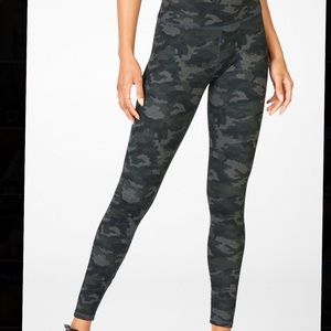 Fabletics Powerhold leggings